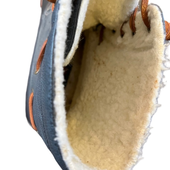 Seven7 Hollis Duck Boots with Lined Sherpa | Navy & Tan | Women's 9 - Picture 7 of 7